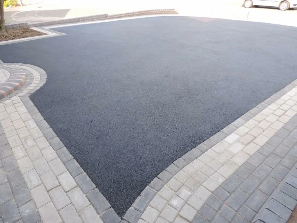 Choosing the Right Border for Your Tarmac Driveway